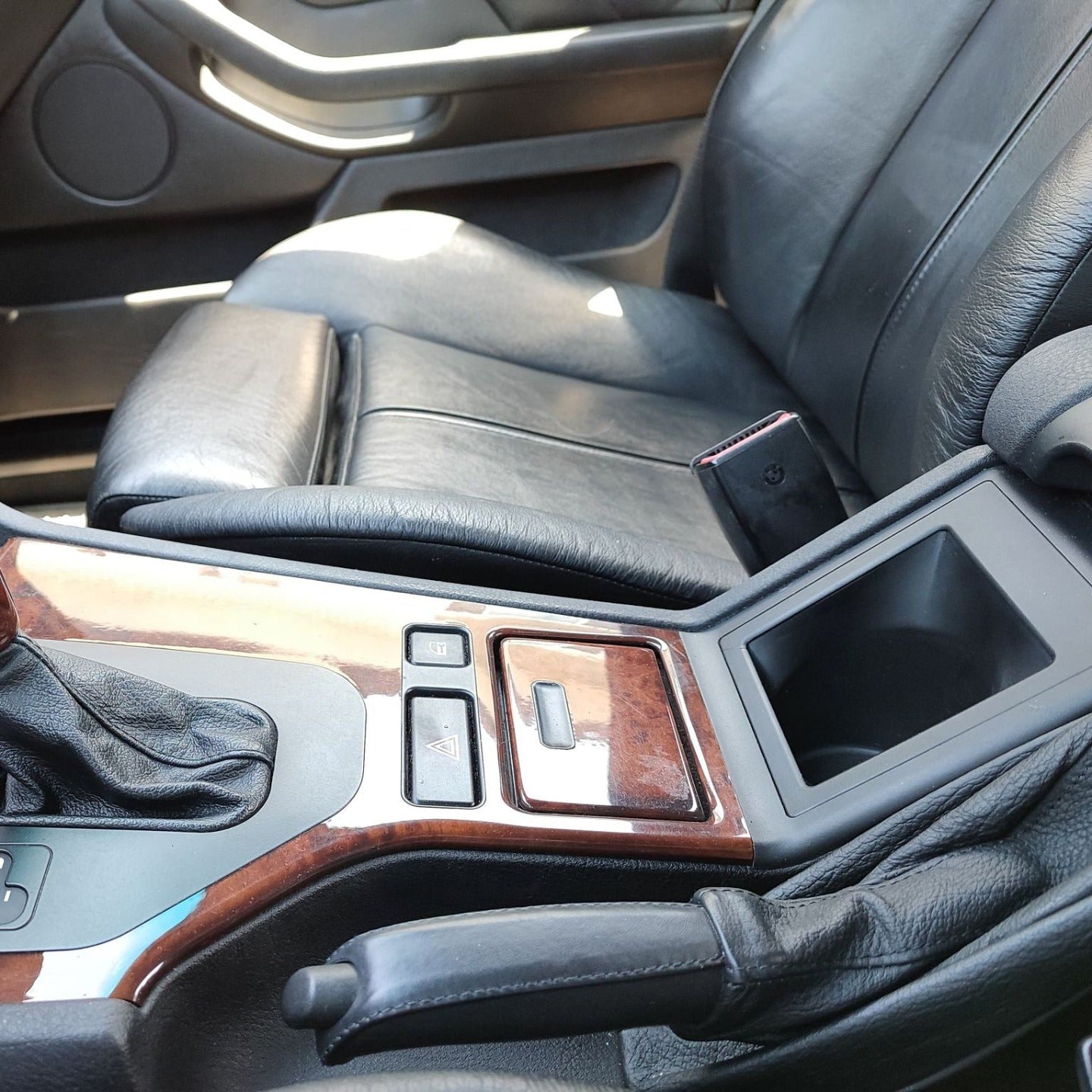 BMW E39 Saklama Kutusu Bardaklık/İçeceklik