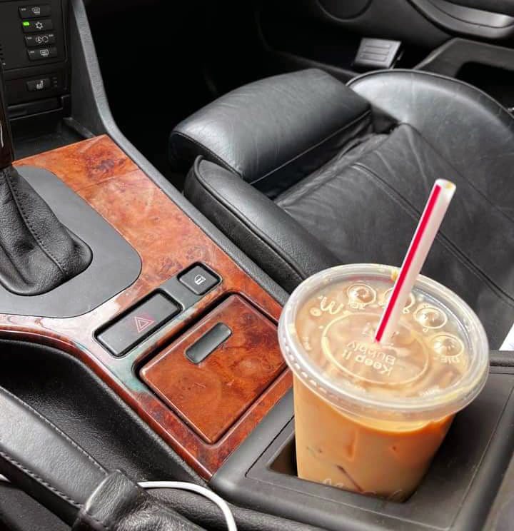 Auto-Armaturenbrett-Konsolenbecherhalter vorne rechts/links einziehbarer  Getränkehalter für BMW E39, professionelles Zubehör für